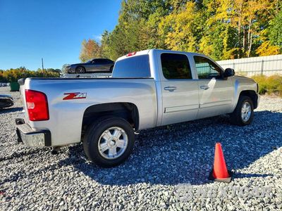 Trzecie zdjęcie samochodu z tyłu: 2013 CHEVROLET SILVERADO C1500 LTZ VIN:3GCPCTE03DG117590 - miniatura