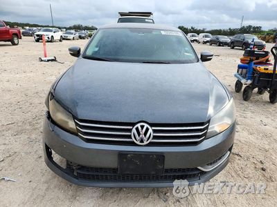 Piąte zdjęcie samochodu w środku: 2014 VOLKSWAGEN PASSAT S VIN:1VWAP7A33EC016519 - miniatura