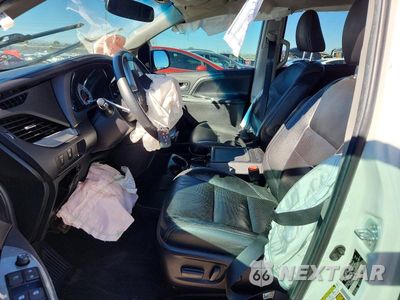 Zdjęcie 7 z 12 samochodu: 2016 TOYOTA SIENNA SE VIN:5TDXK3DC5GS716432 - miniatura