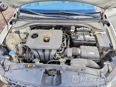 Zdjęcie 11 z 12 samochodu: 2017 HYUNDAI ELANTRA SE VIN:KMHD74LF0HU417798 - miniatura