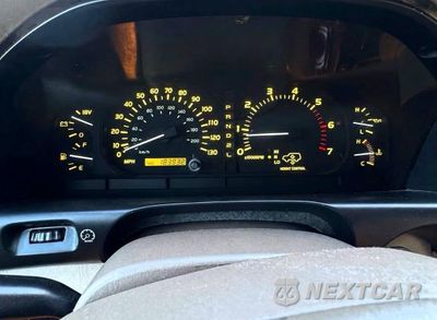 Zdjęcie 12 z 15 samochodu: 2000 LEXUS LX 470 VIN:JT6HT00WXY0116100 - miniatura