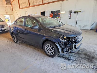 Czwarte zdjęcie samochodu z boku: 2017 CHEVROLET SONIC LS VIN:1G1JB5SH2H4178004 - miniatura