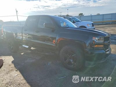 Czwarte zdjęcie samochodu z boku: 2018 CHEVROLET SILVERADO K1500 CUSTOM VIN:1GCVKPEC6JZ248472 - miniatura
