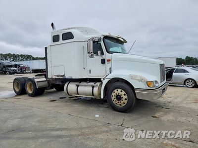 Czwarte zdjęcie samochodu z boku: 2003 INTERNATIONAL 9200I SEMI TRUCK VIN:3HSCEAXR63N052518 - miniatura