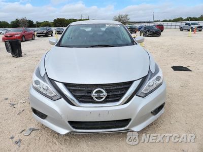 Piąte zdjęcie samochodu w środku: 2017 NISSAN ALTIMA 2.5 SV VIN:1N4AL3AP1HC120382 - miniatura