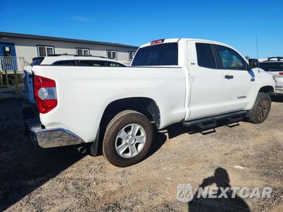 Trzecie zdjęcie samochodu z tyłu: 2018 TOYOTA TUNDRA SR5 VIN:5TFUY5F14JX759010 - miniatura