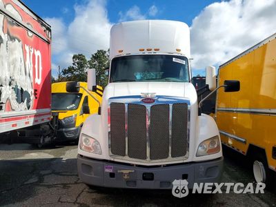 Piąte zdjęcie samochodu w środku: 2020 PETERBILT 579 SEMI TRUCK VIN:1XPBA48XXLD685571 - miniatura