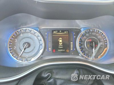 Zdjęcie 9 z 12 samochodu: 2016 CHRYSLER 200 LIMITED VIN:1C3CCCAB8GN148808 - miniatura