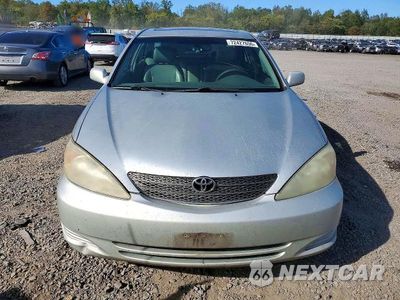 Piąte zdjęcie samochodu w środku: 2002 TOYOTA CAMRY XLE V6 VIN:4T1BF30K02U538022 - miniatura