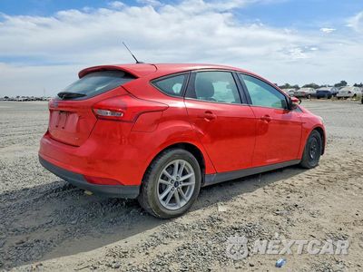 Trzecie zdjęcie samochodu z tyłu: 2017 FORD FOCUS SE VIN:1FADP3K26HL285770 - miniatura