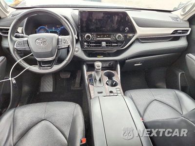 Zdjęcie 8 z 13 samochodu: 2023 TOYOTA HIGHLANDER HYBRID LIMITED VIN:5TDXBRCH8PS574660 - miniatura