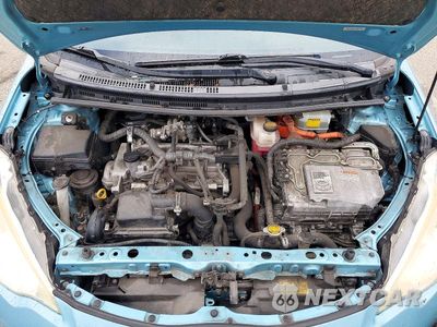 Zdjęcie 11 z 12 samochodu: 2012 TOYOTA PRIUS C TWO VIN:JTDKDTB37C1023408 - miniatura