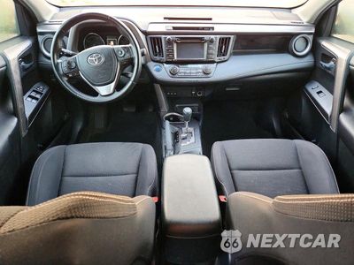 Zdjęcie 8 z 13 samochodu: 2017 TOYOTA RAV4 HYBRID XLE VIN:JTMRJREV7HD106091 - miniatura