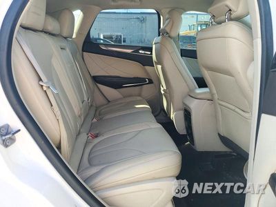Zdjęcie 11 z 13 samochodu: 2019 LINCOLN MKC VIN:5LMCJ1C99KUL47017 - miniatura