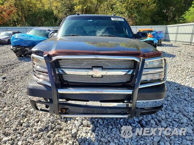 Piąte zdjęcie samochodu w środku: 2004 CHEVROLET SILVERADO K2500 HEAVY DUTY VIN:1GCHK29144E136483 - miniatura