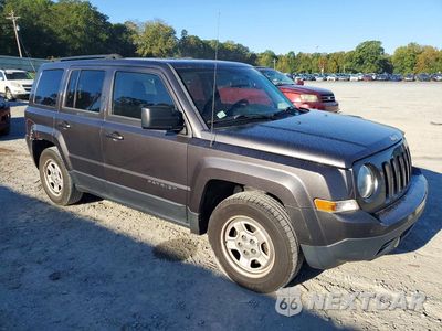Czwarte zdjęcie samochodu z boku: 2015 JEEP PATRIOT SPORT VIN:1C4NJPBB1FD146063 - miniatura