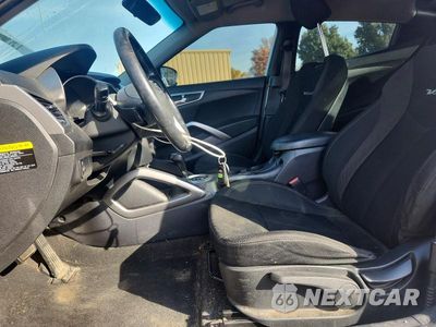 Zdjęcie 7 z 12 samochodu: 2017 HYUNDAI VELOSTER BASE VIN:KMHTC6AD5HU312100 - miniatura