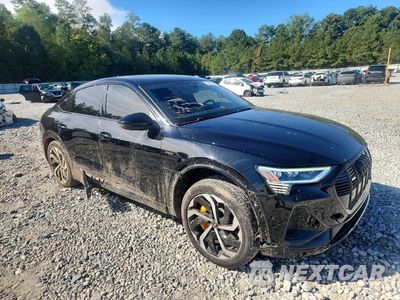 Czwarte zdjęcie samochodu z boku: 2022 AUDI E-TRON SPORTBACK PREMIUM PLUS VIN:WA12AAGE1NB037061 - miniatura