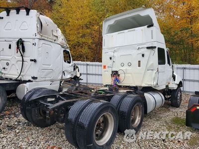 Trzecie zdjęcie samochodu z tyłu: 2021 INTERNATIONAL LT625 VIN:3HSDZAPR5MN130250 - miniatura