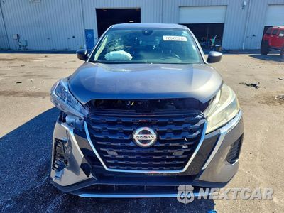 Piąte zdjęcie samochodu w środku: 2021 NISSAN KICKS S VIN:3N1CP5BV0ML556125 - miniatura