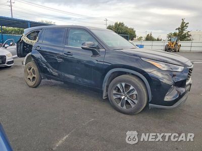 Czwarte zdjęcie samochodu z boku: 2022 TOYOTA HIGHLANDER XLE VIN:5TDGZRBH7NS214337 - miniatura