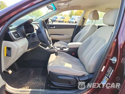 Zdjęcie 7 z 12 samochodu: 2016 KIA OPTIMA LX VIN:5XXGT4L31GG108848 - miniatura