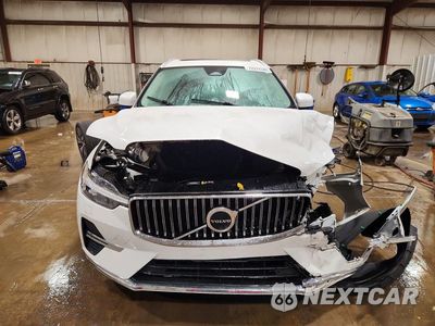 Piąte zdjęcie samochodu w środku: 2023 VOLVO XC60 PLUS VIN:YV4L12RN6P1294672 - miniatura