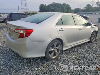 Trzecie zdjęcie samochodu z tyłu: 2014 TOYOTA CAMRY SE SPORT VIN:4T1BF1FK3EU771389 - miniatura