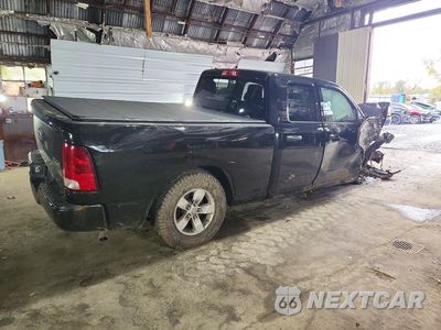 Trzecie zdjęcie samochodu z tyłu: 2018 RAM 1500 ST VIN:1C6RR7FG3JS343859 - miniatura