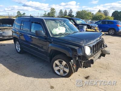 Czwarte zdjęcie samochodu z boku: 2015 JEEP PATRIOT LATITUDE VIN:1C4NJRFB3FD303811 - miniatura