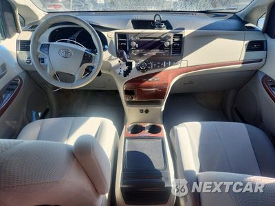 Zdjęcie 8 z 13 samochodu: 2012 TOYOTA SIENNA XLE 8-PASSENGER VIN:5TDYK3DC4CS257103 - miniatura