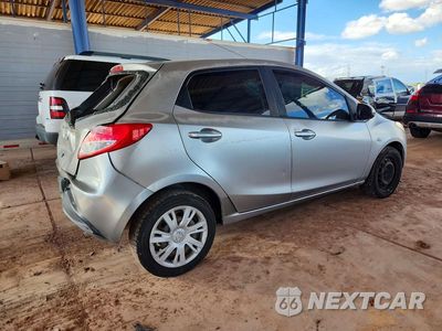 Trzecie zdjęcie samochodu z tyłu: 2011 MAZDA MAZDA2 VIN:JM1DE1HZ8B0105898 - miniatura