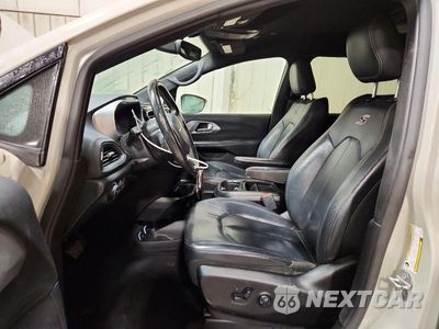 Zdjęcie 7 z 13 samochodu: 2019 CHRYSLER PACIFICA TOURING L VIN:2C4RC1BG8KR610316 - miniatura
