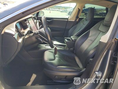 Zdjęcie 7 z 12 samochodu: 2014 TESLA MODEL S VIN:5YJSA1H10EFP43713 - miniatura