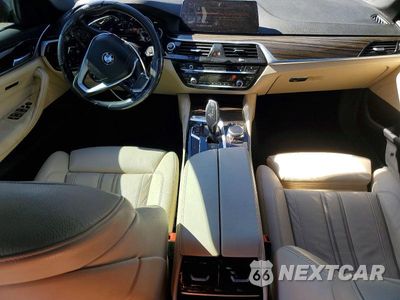 Zdjęcie 8 z 12 samochodu: 2019 BMW 530 XI VIN:WBAJA7C55KG911045 - miniatura