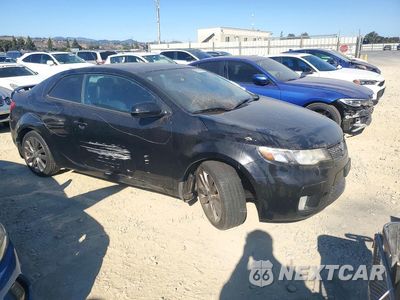 Czwarte zdjęcie samochodu z boku: 2012 KIA FORTE KOUP SX VIN:KNAFW6A35C5513527 - miniatura