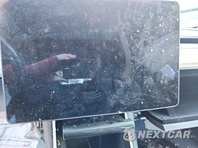 Zdjęcie 9 z 12 samochodu: 2019 TESLA MODEL 3 VIN:5YJ3E1EB8KF236642 - miniatura