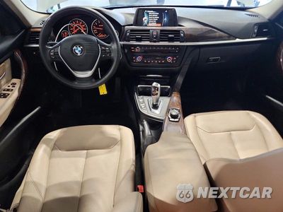 Zdjęcie 8 z 12 samochodu: 2015 BMW 328 XI SULEV VIN:WBA3B5G59FNS14113 - miniatura
