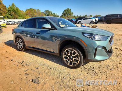 Czwarte zdjęcie samochodu z boku: 2025 BMW X2 XDRIVE28I VIN:WBX63GM02S5072718 - miniatura
