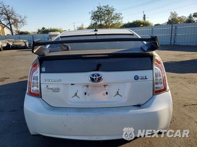 Zdjęcie 6 z 12 samochodu: 2012 TOYOTA PRIUS THREE VIN:JTDKN3DU7C5481350 - miniatura