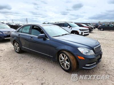 Czwarte zdjęcie samochodu z boku: 2013 MERCEDES-BENZ C 300 4MATIC VIN:WDDGF8ABXDG080759 - miniatura