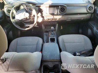 Zdjęcie 8 z 12 samochodu: 2020 TOYOTA TACOMA SR V6 VIN:3TMCZ5AN8LM311008 - miniatura
