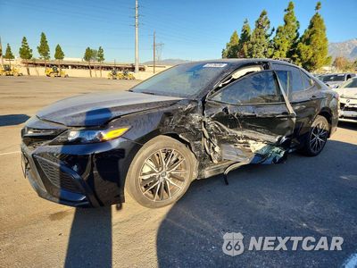 2024 TOYOTA CAMRY SE 4T1G11AK0RU909763 - główne zdjęcie licytacji z USA - miniatura