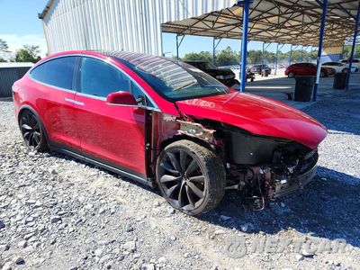 Czwarte zdjęcie samochodu z boku: 2020 TESLA MODEL X VIN:5YJXCDE22LF272076 - miniatura
