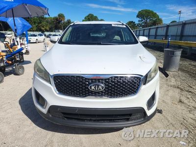 Piąte zdjęcie samochodu w środku: 2017 KIA SORENTO LX VIN:5XYPG4A38HG249534 - miniatura
