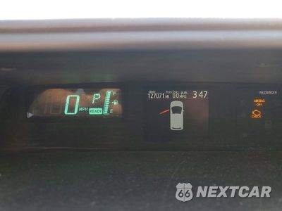 Zdjęcie 9 z 12 samochodu: 2013 TOYOTA PRIUS C TWO VIN:JTDKDTB3XD1557052 - miniatura