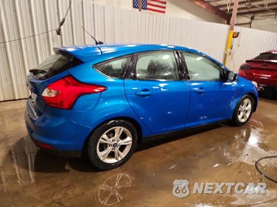 Trzecie zdjęcie samochodu z tyłu: 2014 FORD FOCUS SE VIN:1FADP3K25EL152445 - miniatura