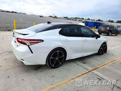 Trzecie zdjęcie samochodu z tyłu: 2018 TOYOTA CAMRY XSE VIN:4T1B61HK9JU089804 - miniatura