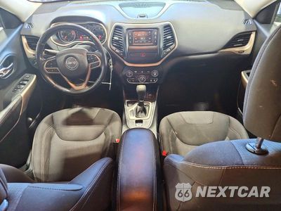 Zdjęcie 8 z 13 samochodu: 2017 JEEP CHEROKEE LATITUDE VIN:1C4PJLCB0HD222021 - miniatura