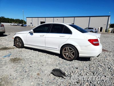 Drugie zdjęcie samochodu z przodu: 2013 MERCEDES-BENZ C 300 4MATIC VIN:WDDGF8AB8DR258835 - miniatura